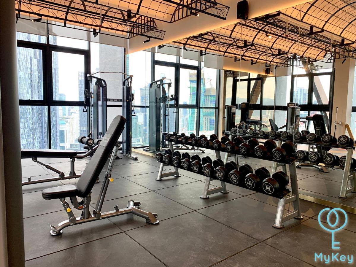 Scarletz Suites By Mykey Kuala Lumpur Exterior foto The gym at the 10th floor