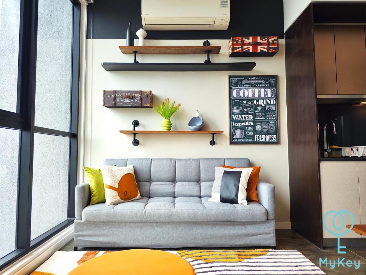 Scarletz Suites By Mykey Kuala Lumpur Exterior foto A micro apartment in Hong Kong