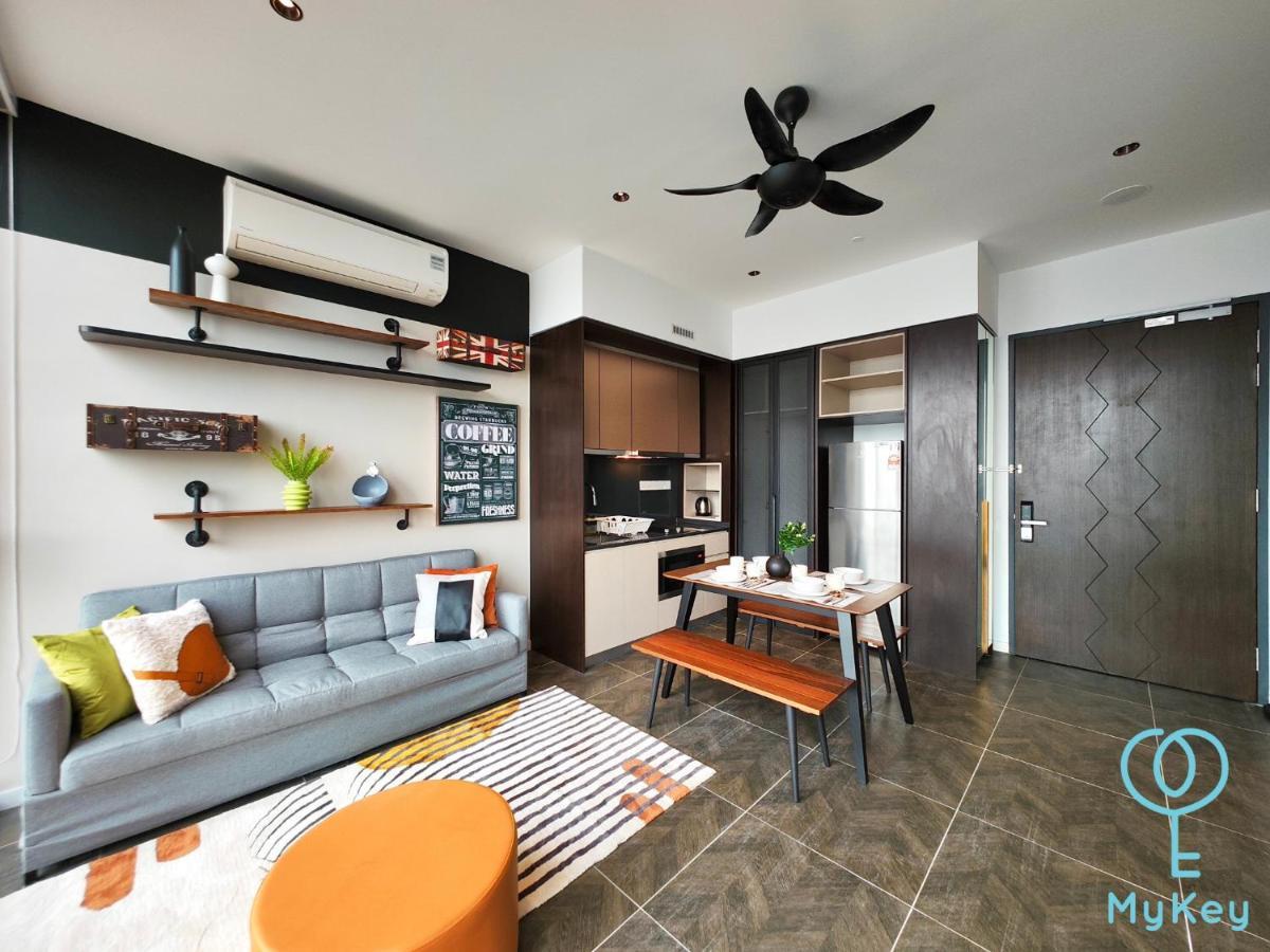 Scarletz Suites By Mykey Kuala Lumpur Exterior foto A typical studio apartment in Singapore