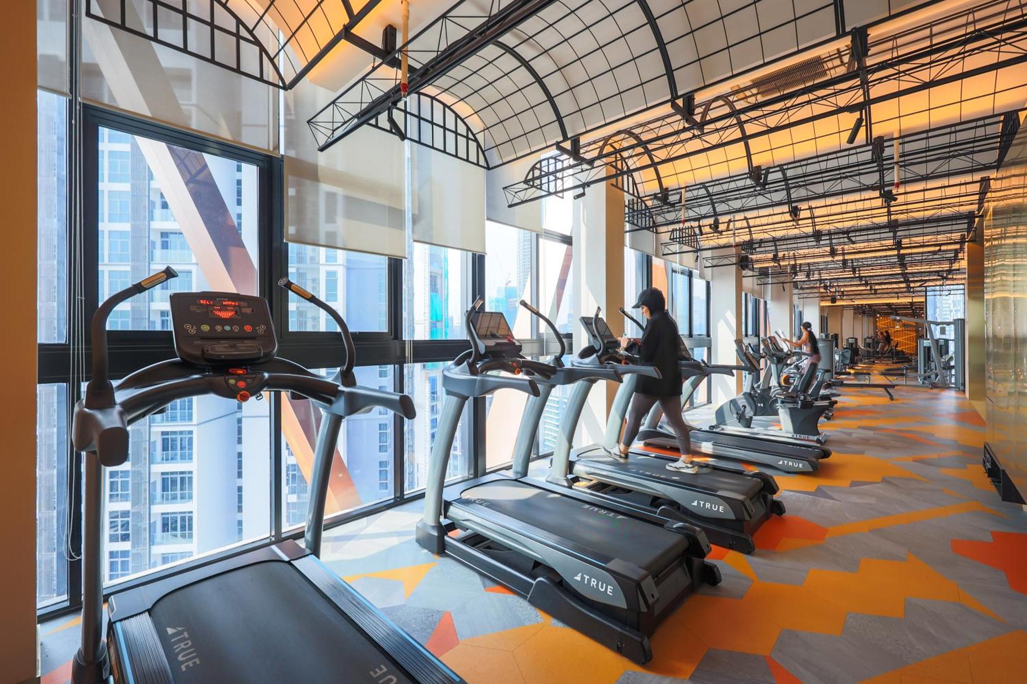 Scarletz Suites By Mykey Kuala Lumpur Exterior foto The gym at the 39th floor