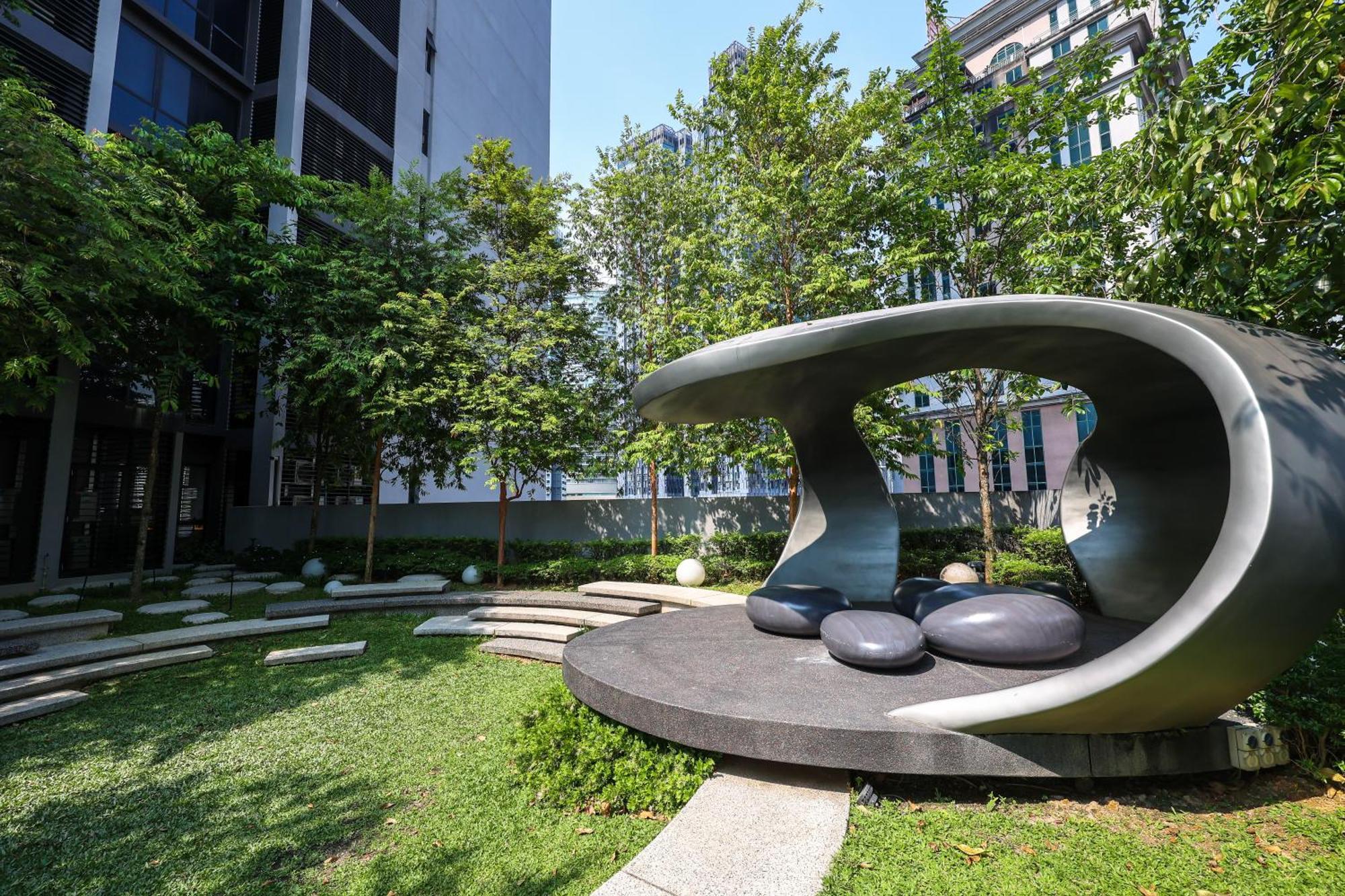 Scarletz Suites By Mykey Kuala Lumpur Exterior foto The park